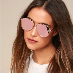 Flat rose gold aviators
